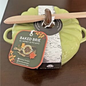 Brie Baker with Spreader NEW